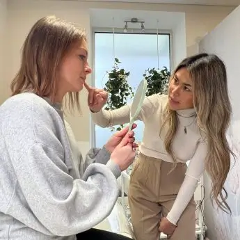 1 Permanent Make-Up Beratung bei Augenbrauen Wunder